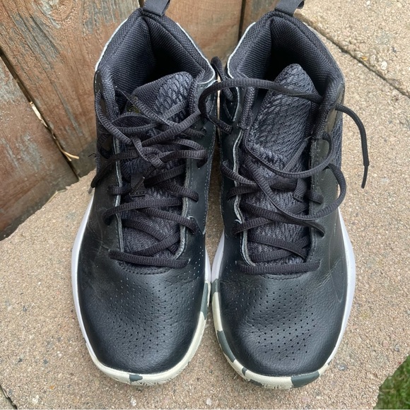 UNDER ARMOUR Men’s Black White Gold High Top Lockdown Shoe Size 8.5 - Picture 3 of 10